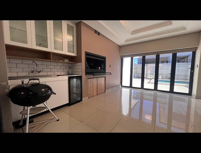 5 BEDROOM HOUSE FOR SALE IN MALMESBURY RURAL